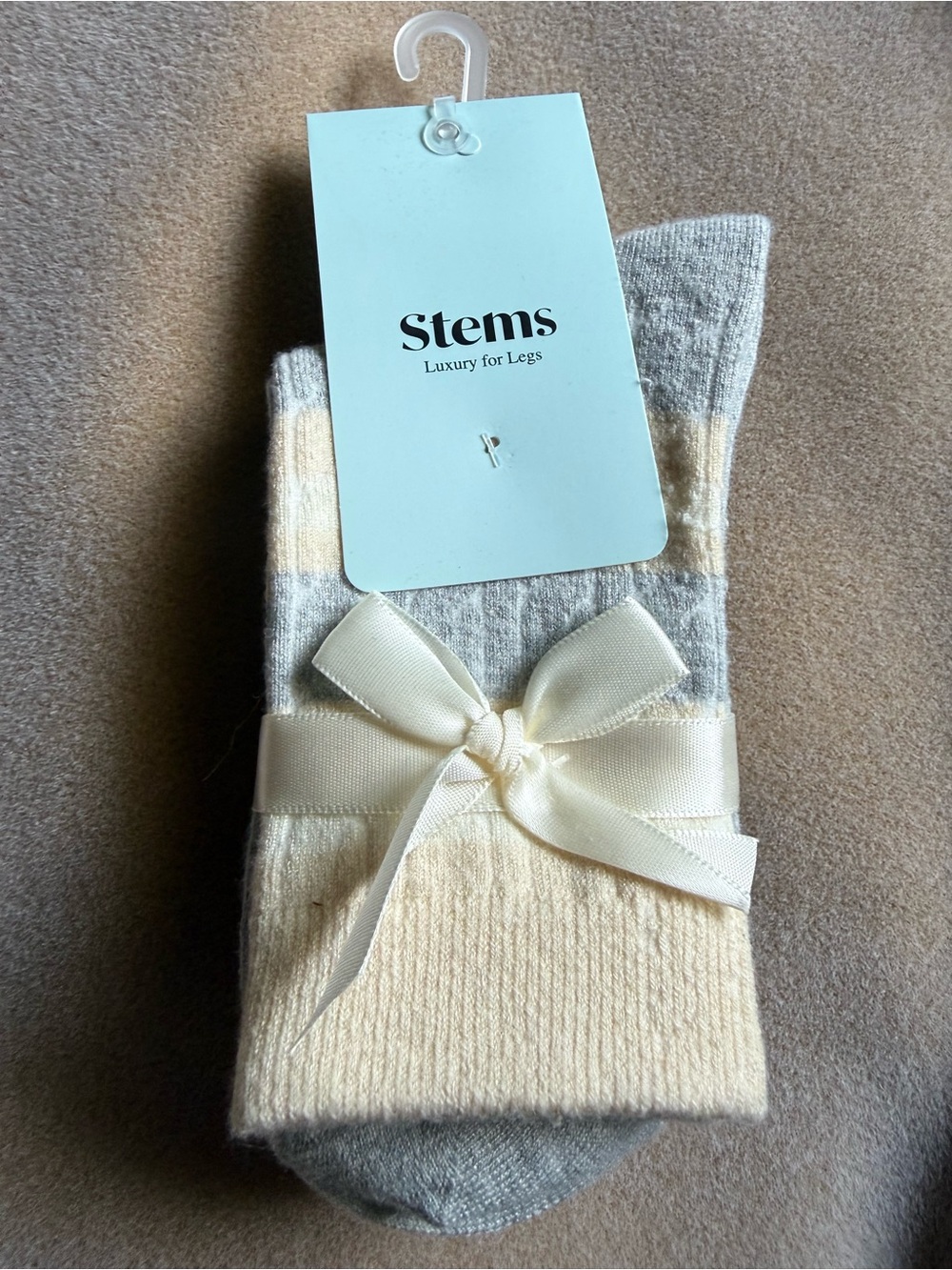 Stems 2Pk Cashmere Crewsocks NIP Gray & Cream GIFT
